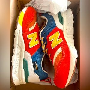 New !! Nice kid play shoe  - New balance
